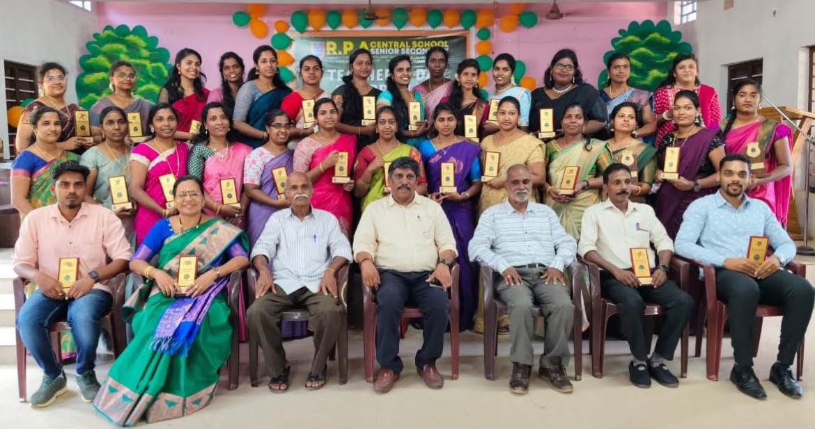 Our mentor Dr. Surendran honouring teachers with appreciation and recognition on Teachers' Day.